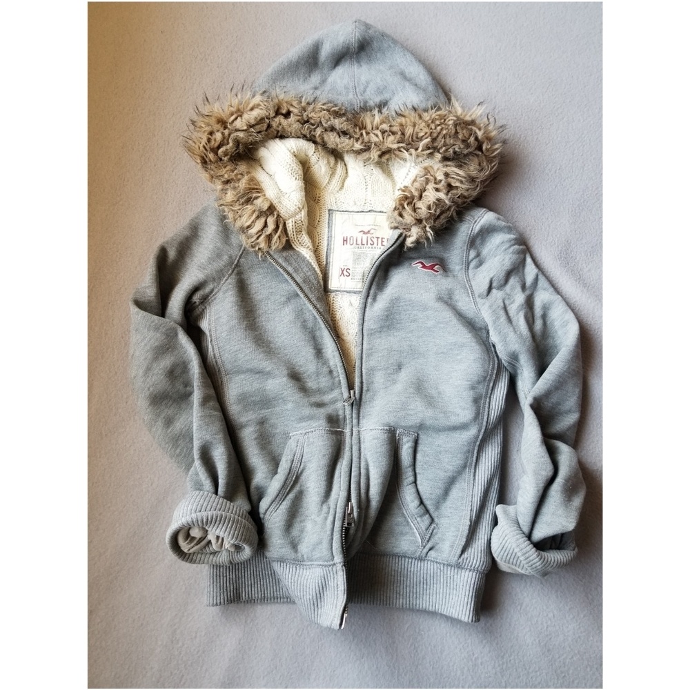 XS Hollister Sweatshirt with Fur